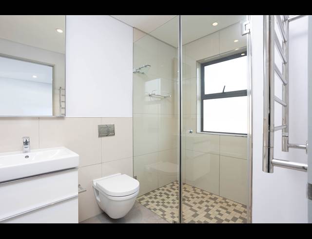 2 BEDROOM APARTMENT FOR SALE IN RONDEBOSCH